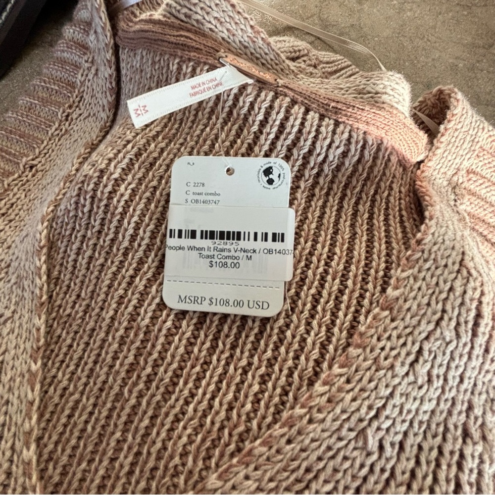 Free People When It Rains V-Neck Sweater - SIZE MEDIUM - Picture 11 of 16